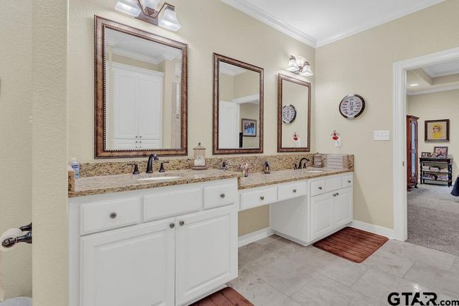 1216 Cobblestone Ct, House other with 3 bedrooms, 2 bathrooms and null parking in Carthage TX | Image 20