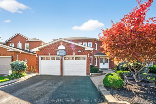 1037 Sandcliff Dr, Oshawa, ON, L1K2E5 | Card Image