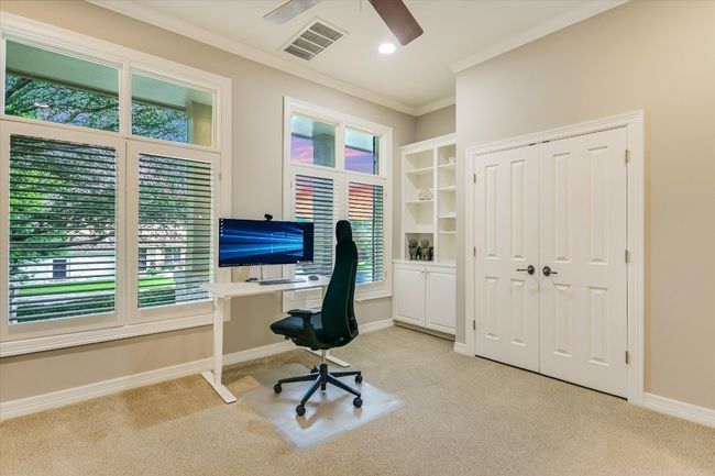 9001 Thickwoods, House other with 4 bedrooms, 5 bathrooms and 2 parking in Austin TX | Image 16