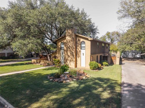 202 Quail Run, Brownwood, TX, 76801-6313 | Card Image