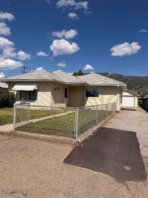1818 Stuart Ave, Butte, MT, 59701-5712 | Card Image