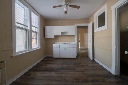 1801 W Meinecke Avenue, MILWAUKEE, WI, 53206 | Card Image