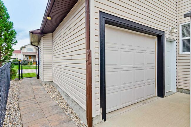 140 West Creek Glen, Home with 3 bedrooms, 2 bathrooms and 3 parking in Chestermere AB | Image 7