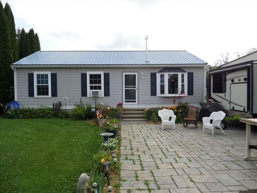 527 Old Post Rd, Worthington, MA, 01098-9779 | Card Image