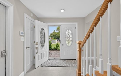 321 Lagoon Dr S, Copiague, NY, 11726 | Card Image