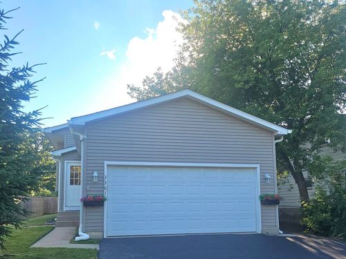 33616 Evergreen Dr, Grayslake, IL, 60030-1807 | Card Image