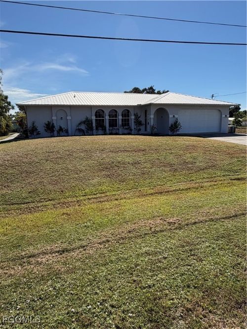 240 E Mariana Ave, North Fort Myers, FL, 33917-4162 | Card Image