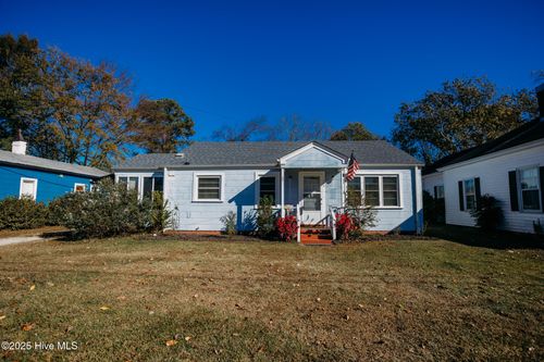 103 S Washington St, Pikeville, NC, 27863-1128 | Card Image