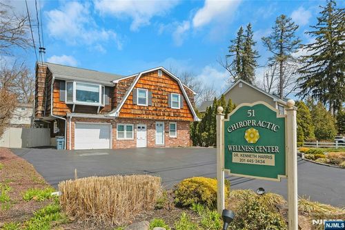 51 E Prospect St, Waldwick, NJ, 07463-2237 | Card Image