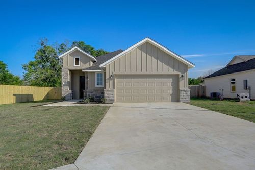 117 Callie St, Smithville, TX, 78957-2567 | Card Image