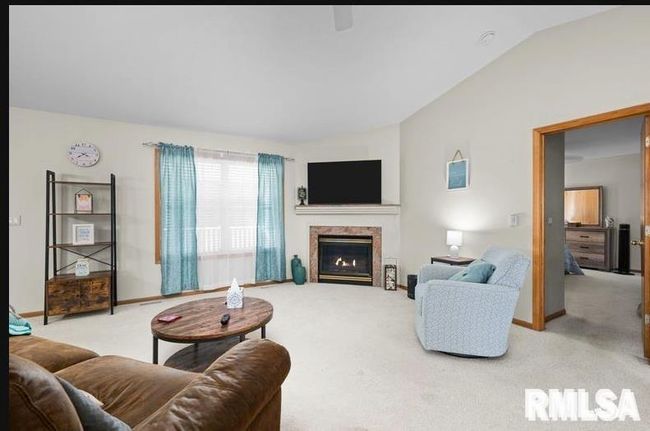 2521 W 63 Rd St, Condo with 3 bedrooms, 3 bathrooms and null parking in Davenport IA | Image 4