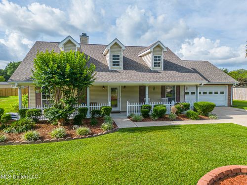 9249 Taylor Dr, Biloxi, MS, 39532-8078 | Card Image