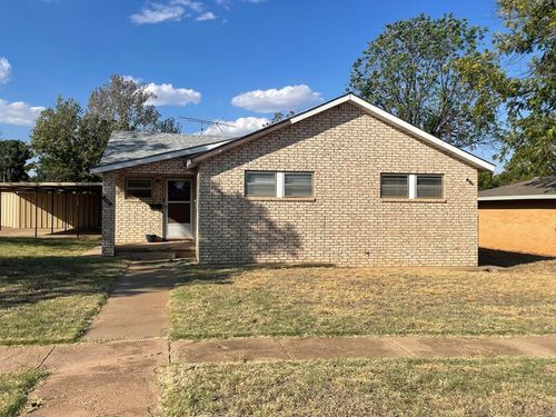 902 E 16th St, Colorado City, TX, 79512-4018 | Card Image