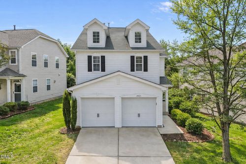 2021 Remington Oaks Cir, Cary, NC, 27519-8745 | Card Image