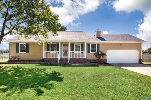 102 Alice Janes Cir, Huntsville, AL, 35811-9487 | Card Image