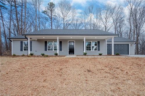 4185 Watts St, Tobaccoville, NC, 27050-9554 | Card Image
