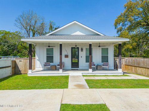 1526 E Railroad St, Gulfport, MS, 39501-3185 | Card Image
