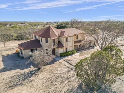126 Packsaddle Cir, Del Rio, TX, 78840-0377 | Card Image