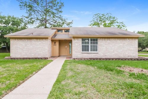 7327 Shady Vale Ln, Houston, TX, 77040-3714 | Card Image