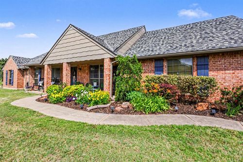 10050 Lookout Pt, Edmond, OK, 73034-8545 | Card Image