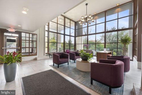 319-2429 Locust St, PHILADELPHIA, PA, 19103-5558 | Card Image