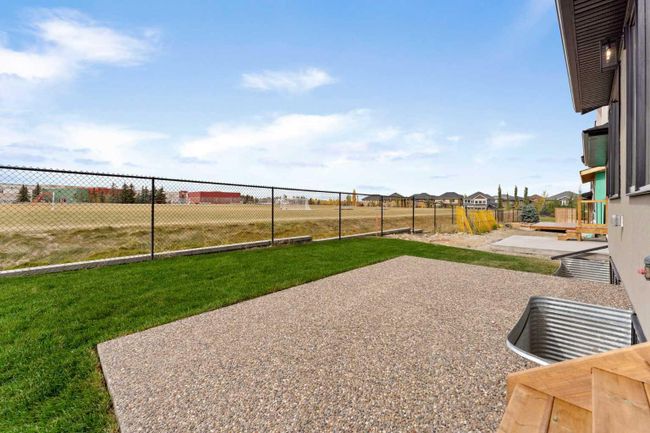 56 Coulee Crescent Sw, Home with 4 bedrooms, 3 bathrooms and 4 parking in Calgary AB | Image 49