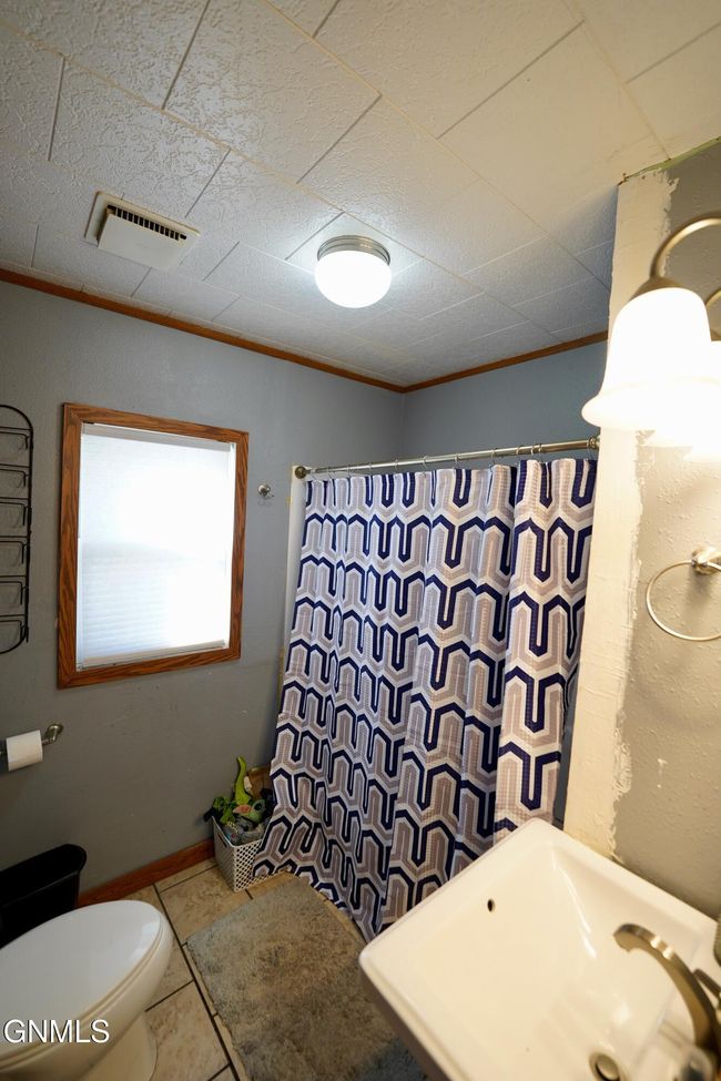 620 2 Nd St Sw, House other with 3 bedrooms, 2 bathrooms and null parking in Jamestown ND | Image 10