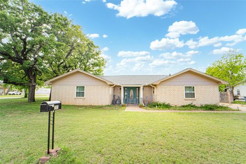 201 Westwood St, Breckenridge, TX, 76424-3235 | Card Image