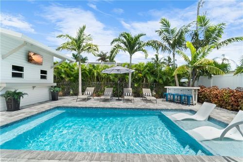 643 108th Ave, NAPLES, FL, 34108-1864 | Card Image