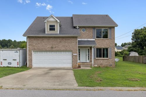 1221 Shorehaven Dr, Clarksville, TN, 37042-8717 | Card Image