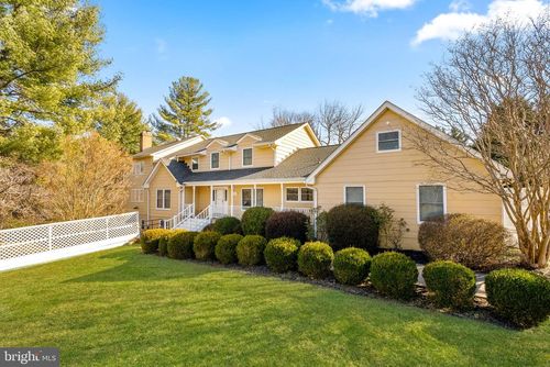 16764 Hillsboro Rd, Purcellville, VA, 20132-3515 | Card Image