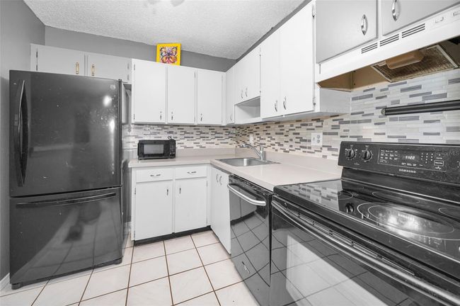 Kitchen | Image 9