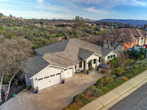 627 Lakeridge Dr, Auburn, CA, 95603-6067 | Card Image