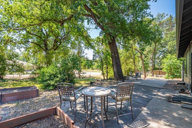 2551 S Waverly Ave, House other with 3 bedrooms, 2 bathrooms and null parking in Redding CA | Image 32