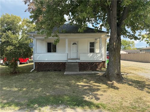 2025 N Water Street Ext, Uhrichsville, OH, 44683-1053 | Card Image
