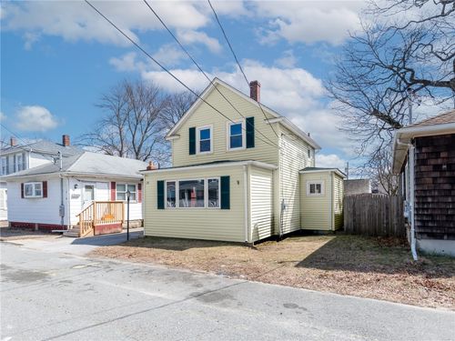 28 Fulton St, Warwick, RI, 02889-2829 | Card Image