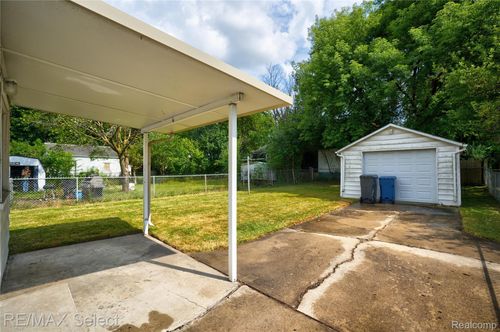 3517 Whitney Ave, Flint, MI, 48503-3297 | Card Image