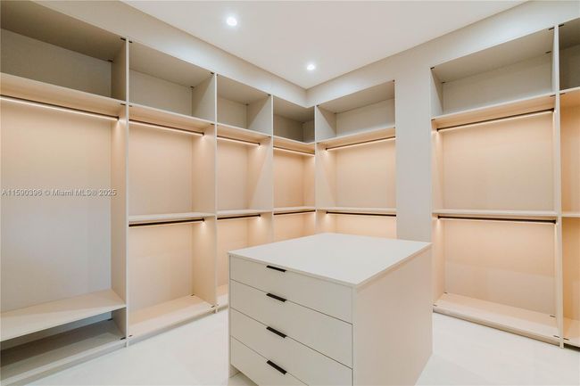 549 East Dr, House other with 4 bedrooms, 4 bathrooms and null parking in Miami Springs FL | Image 40
