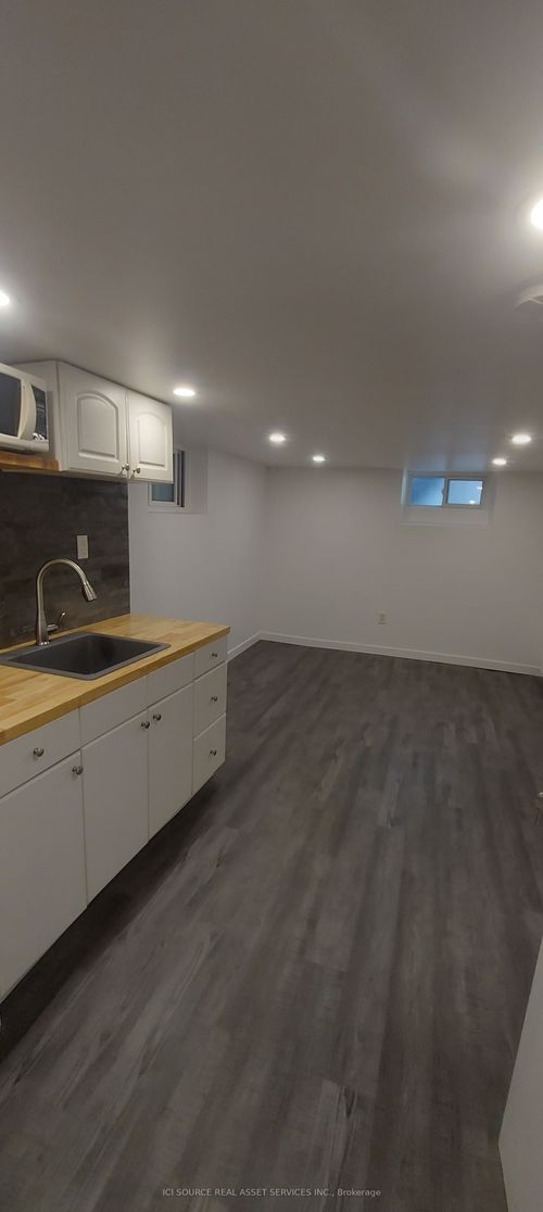 1-74 Burnaby Blvd, Toronto, ON, M5N1G4 | Card Image