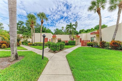 813 Spring Lakes Boulevard, BRADENTON, FL, 34210 | Card Image