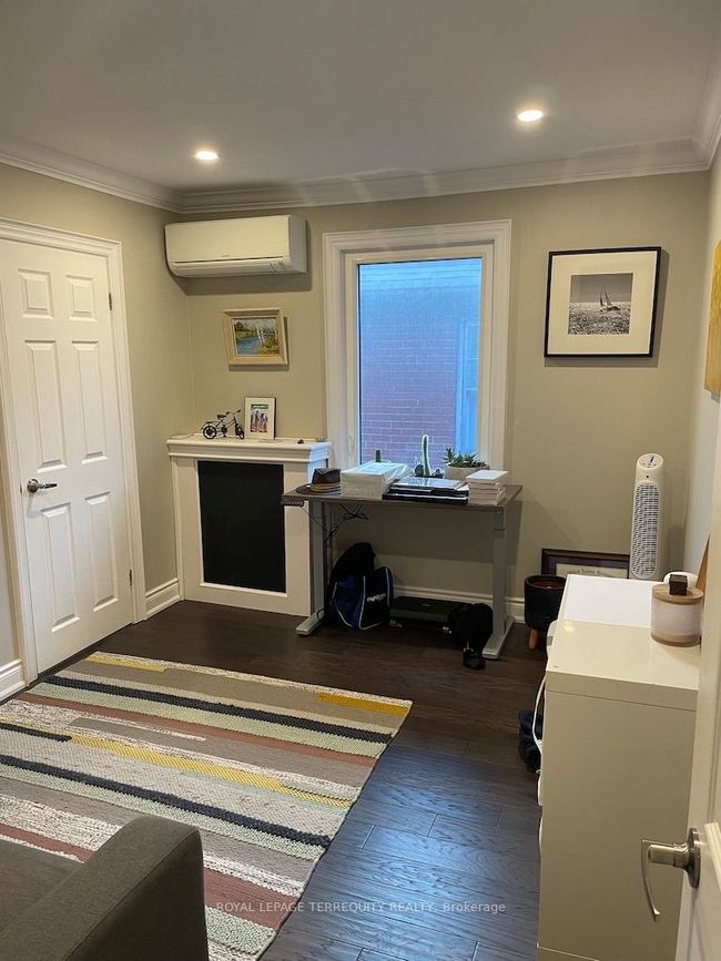 UPPER - 69 Burnaby Blvd, Home with 2 bedrooms, 1 bathrooms and 1 parking in Toronto ON | Image 13