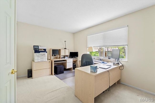 Fouth bedroom being used as an office | Image 33