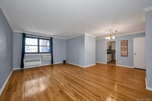 5e-85 151st Avenue, New York, NY, 11414 | Card Image