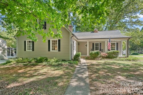 817 Bent Wood Ct, Matthews, NC, 28105-3827 | Card Image