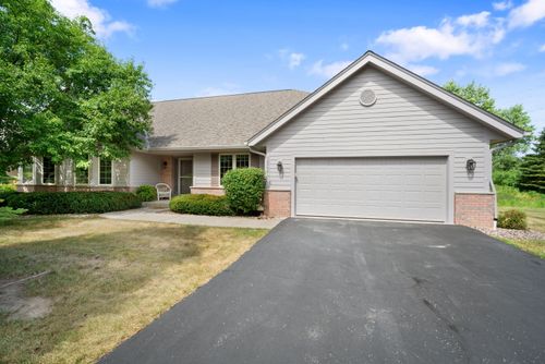 10752 N Oxford Ct, Mequon, WI, 53092-8549 | Card Image