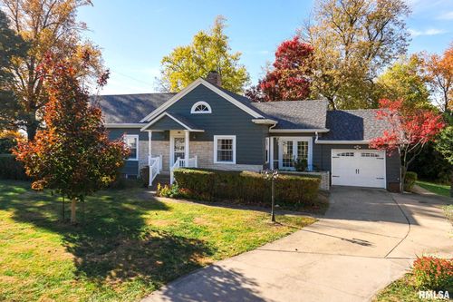 303 Harris St, Delavan, IL, 61734-9201 | Card Image