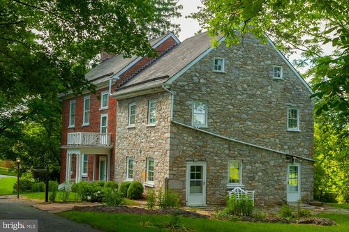 123 Old Mill Rd, MARTINSBURG, WV, 25401-9212 | Card Image