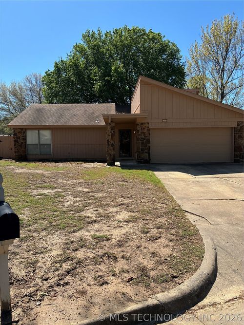 2305 W El Paso Court, Broken Arrow, OK, 74012 | Card Image