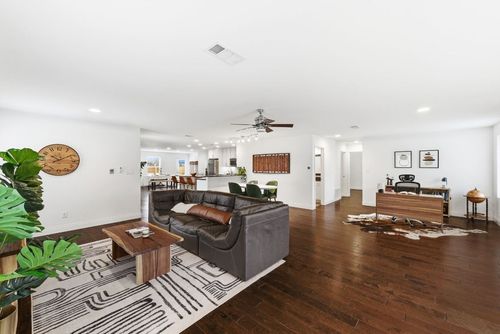 1612 Westmoor Dr, Austin, TX, 78723-3143 | Card Image