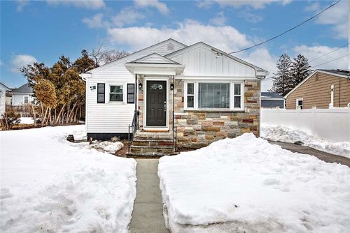 46 Hopewell Ave, Cranston, RI, 02920-7122 | Card Image